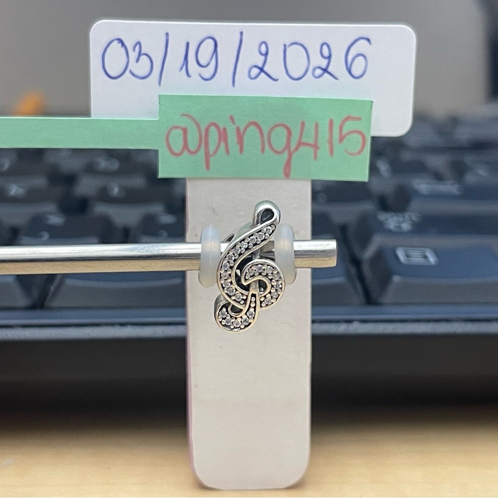 Pandora Clave de sol “musica dulce” charm